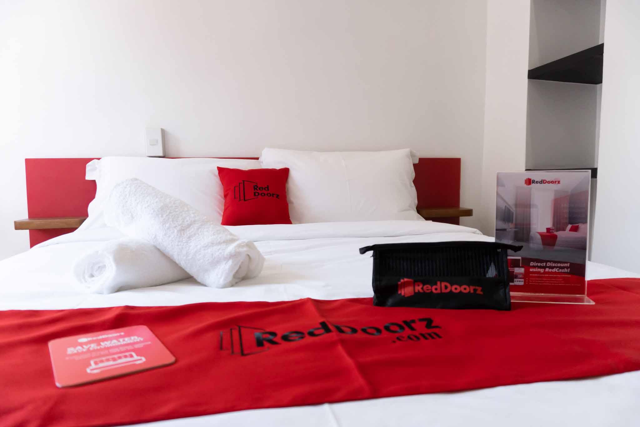 Reddoorz Plus At Mm Hotel Las Pinas Former Reddoorz Plus Near Bamboo Organ Extérieur photo