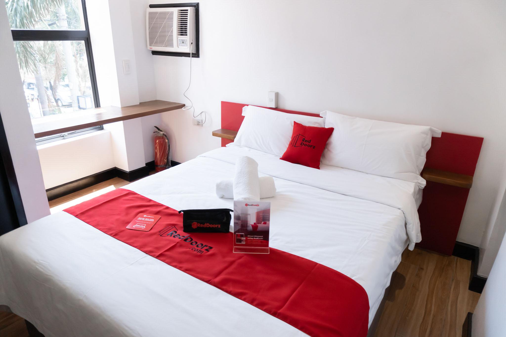 Reddoorz Plus At Mm Hotel Las Pinas Former Reddoorz Plus Near Bamboo Organ Extérieur photo