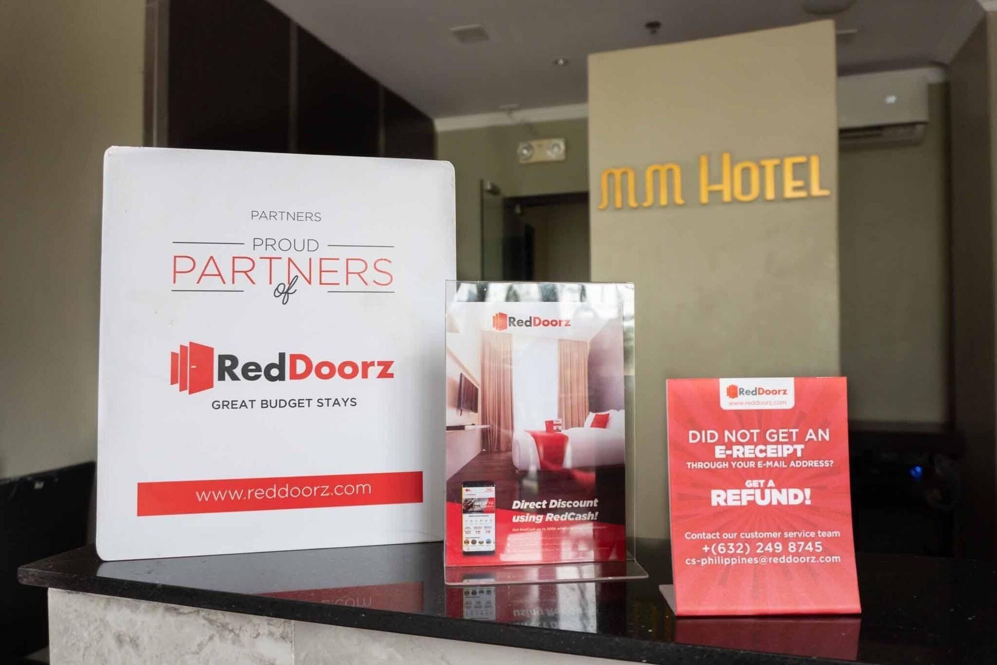 Reddoorz Plus At Mm Hotel Las Pinas Former Reddoorz Plus Near Bamboo Organ Extérieur photo