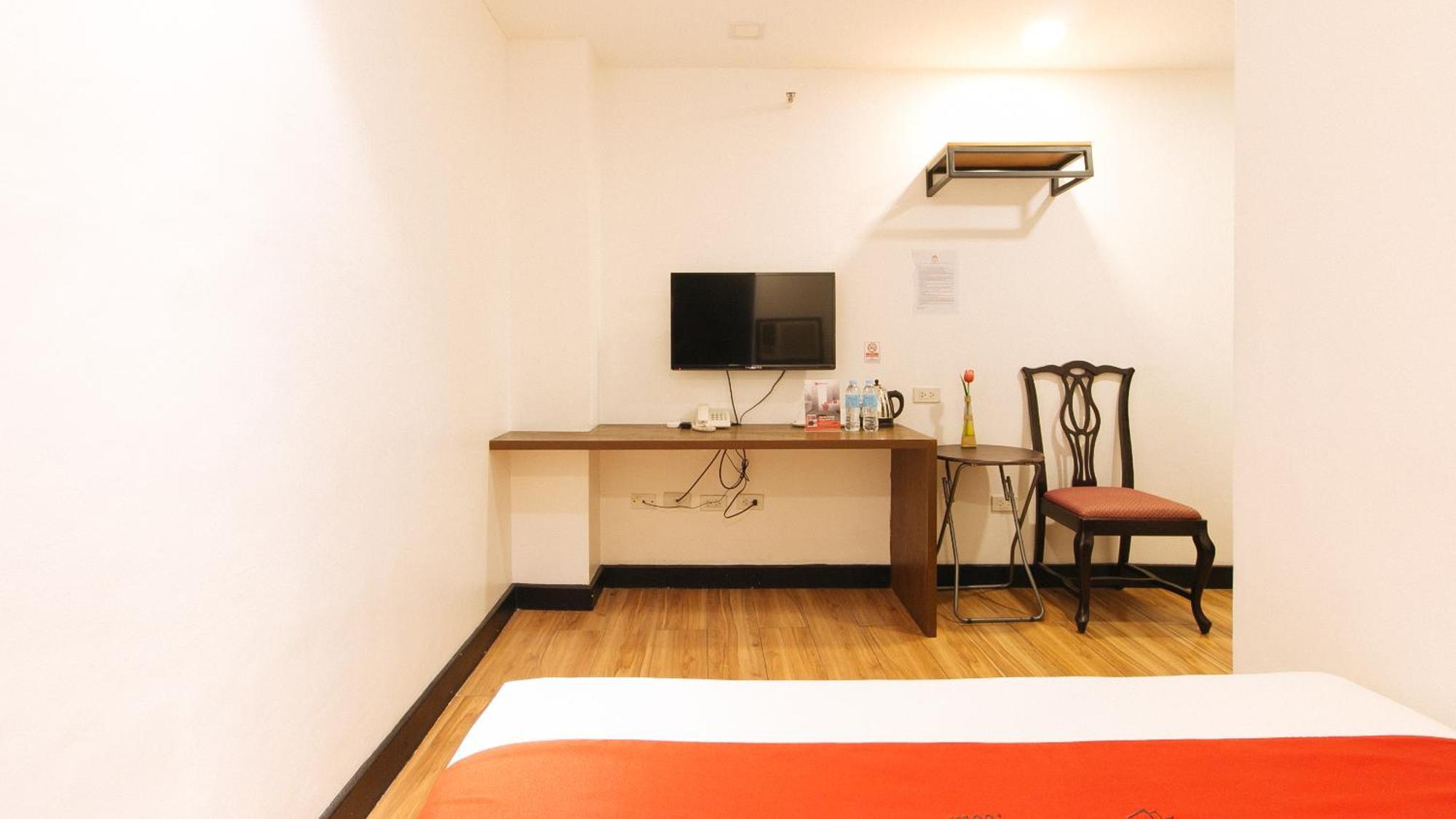 Reddoorz Plus At Mm Hotel Las Pinas Former Reddoorz Plus Near Bamboo Organ Extérieur photo