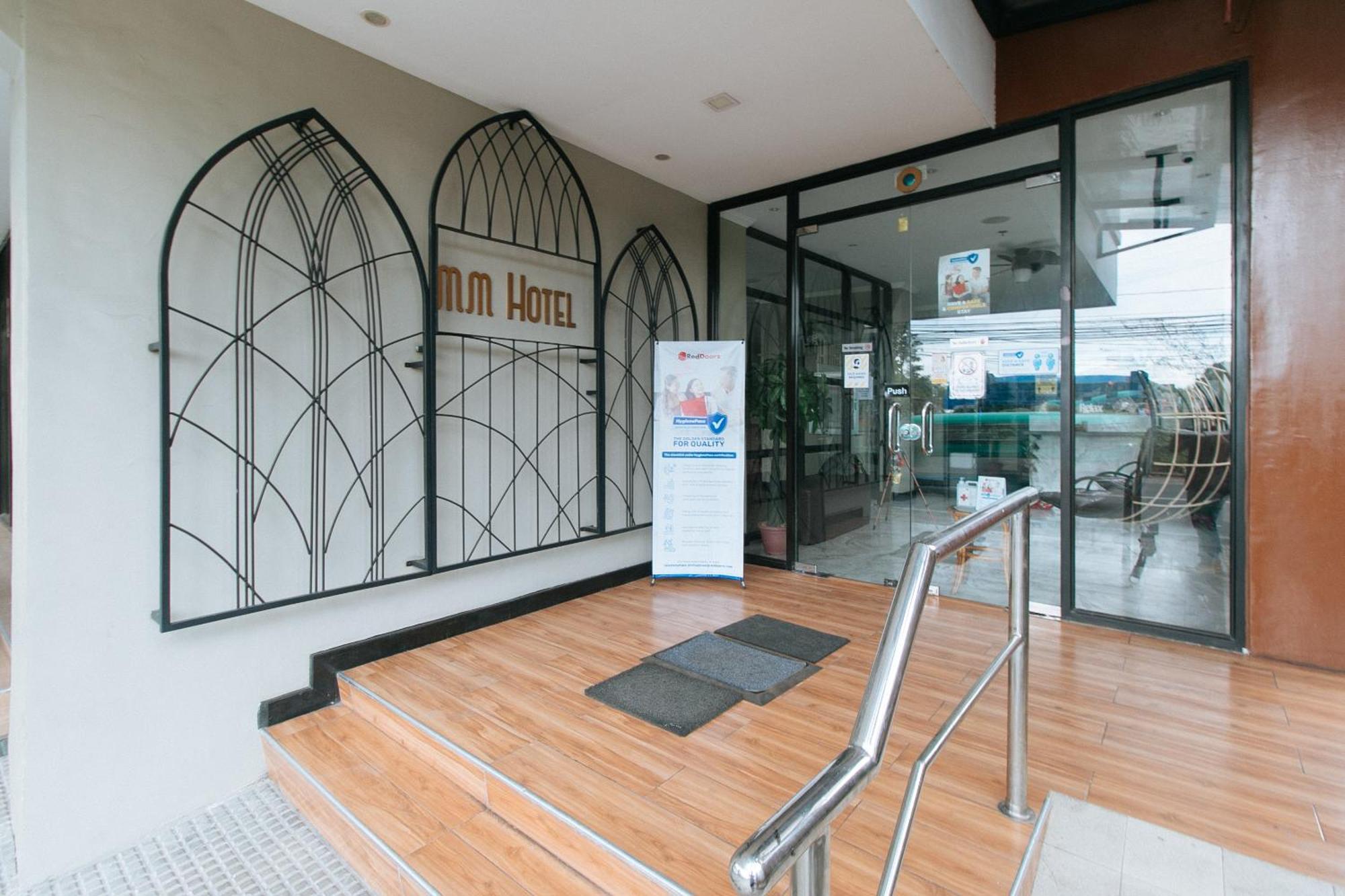 Reddoorz Plus At Mm Hotel Las Pinas Former Reddoorz Plus Near Bamboo Organ Extérieur photo